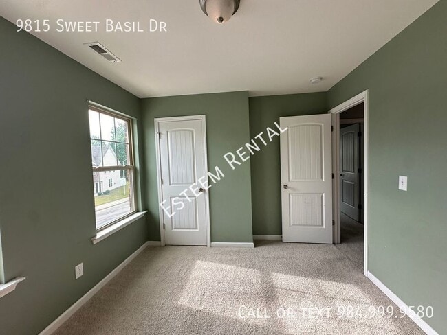 Building Photo - 9815 Sweet Basil Dr