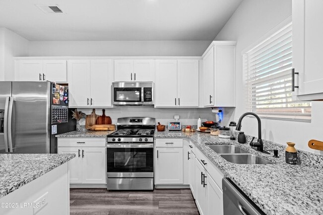 Building Photo - 95 Chestnut St