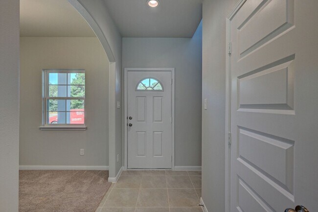 Building Photo - 11857 E Gate Dr