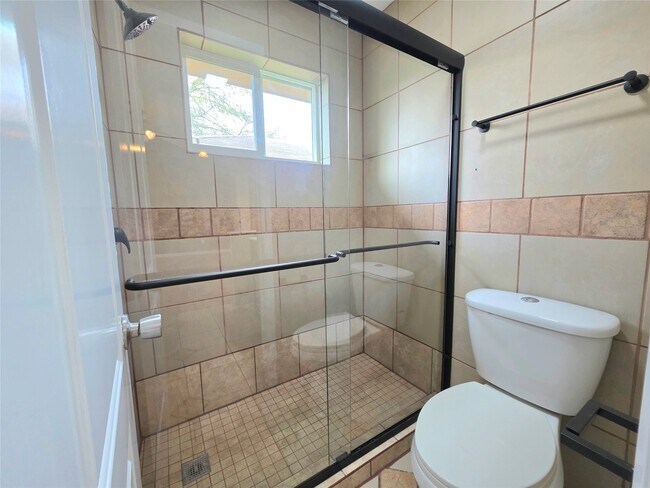 Building Photo - 6510 Lynngate Dr