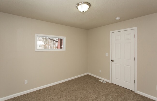 Building Photo - Beautiful 3 Bedroom 1 Bath Home - Pyramid ...