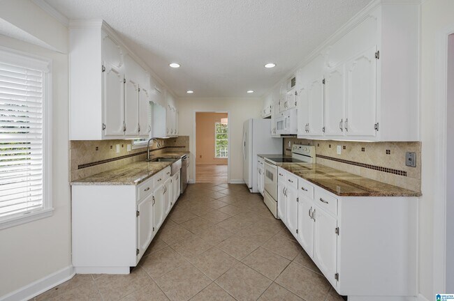 Building Photo - 1828 Jacobs Ln