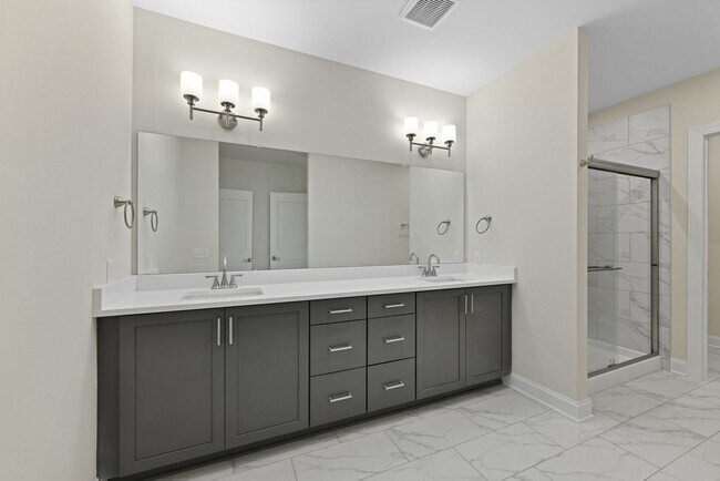 Building Photo - 5233 Highpointe Lakes Dr