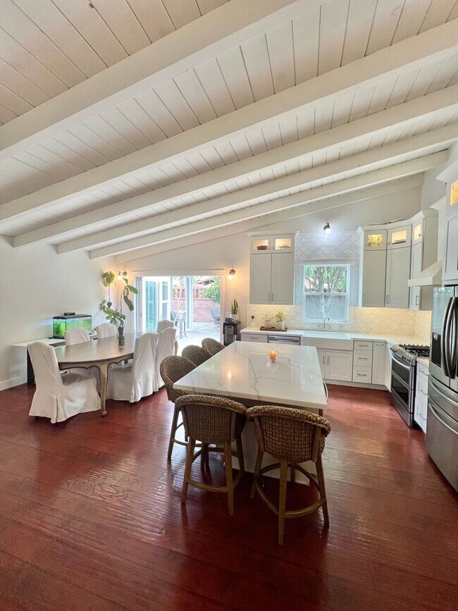 Building Photo - Spacious Remodeled Home Near El Dorado Park