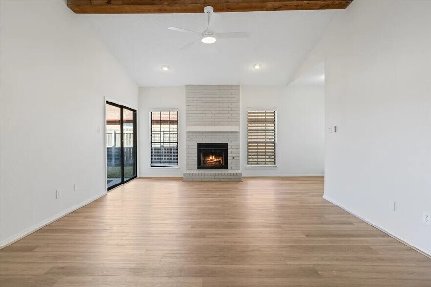 Building Photo - 4313 Flamingo Way