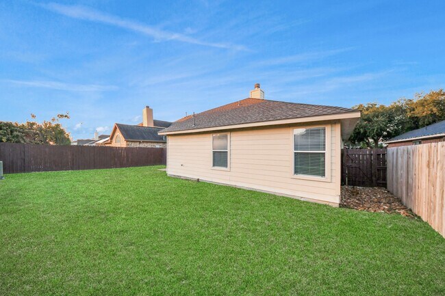 Building Photo - 6642 High Stone Ln