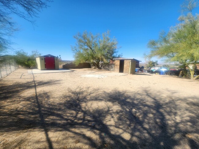 Building Photo - 2 Bedroom 1 Bathroom