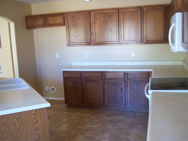 Building Photo - COMING SOON!! 4 BED 3 BATH, 2 CAR GARAGE IN SAN TAN VALLEY