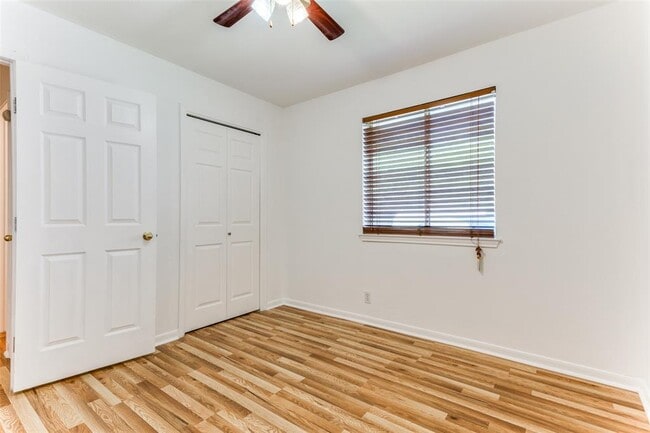 Building Photo - 101 Cotton Cove