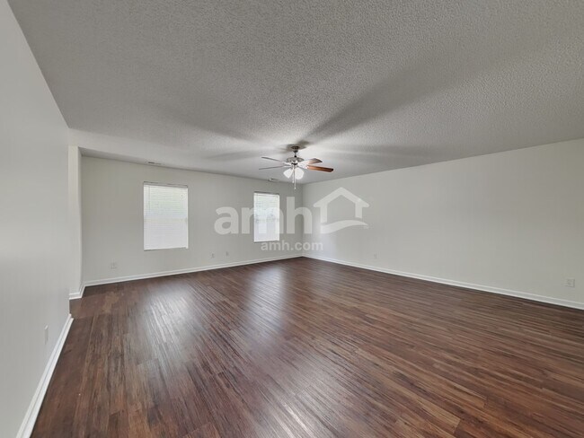Building Photo - 2305 Apple Glen Ln