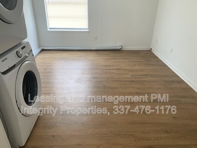 Building Photo - 105 Meaux Blvd Apt 9