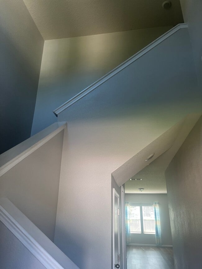 Building Photo - 131 Ashwood Cir