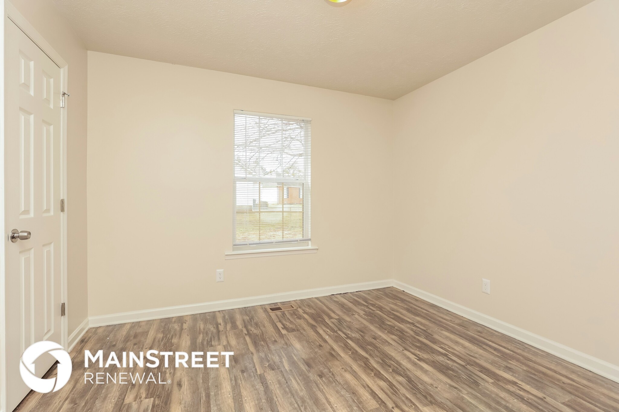 Building Photo - 1143 Woods Edge Dr