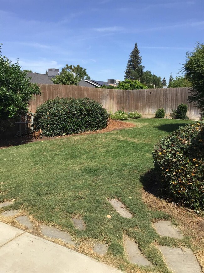 Building Photo - 1555 Morgan Dr