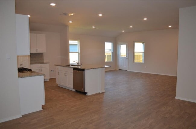 Building Photo - 1806 Windsor Blvd