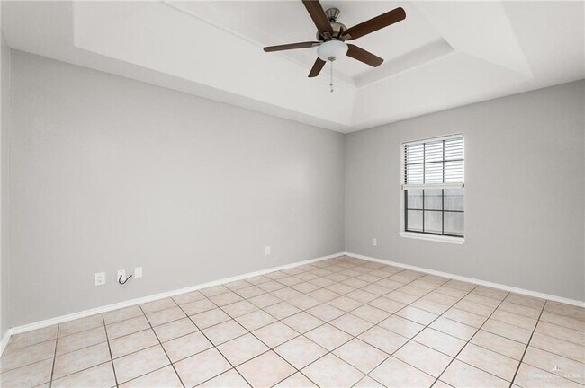 Building Photo - 17 Amando St