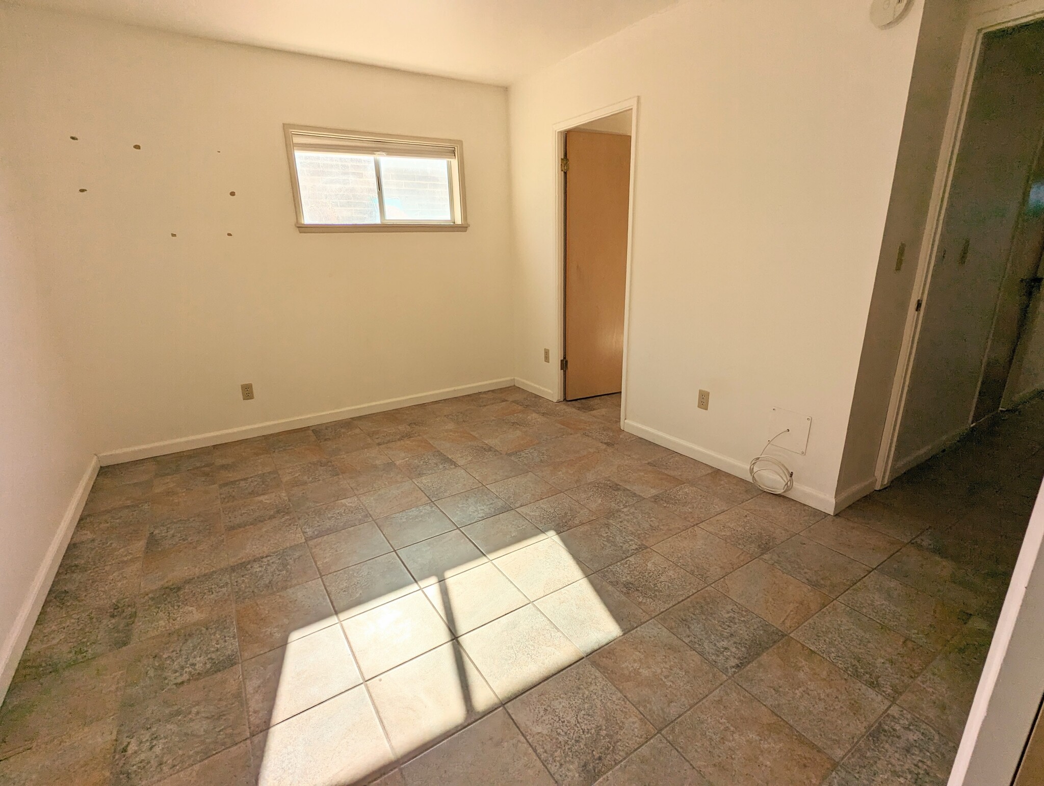 Building Photo - 221 S Alarcon St