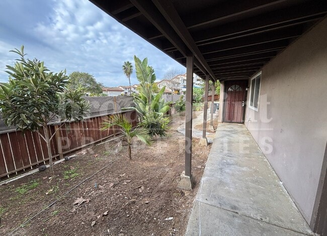 Building Photo - 522 Charlotte Dr