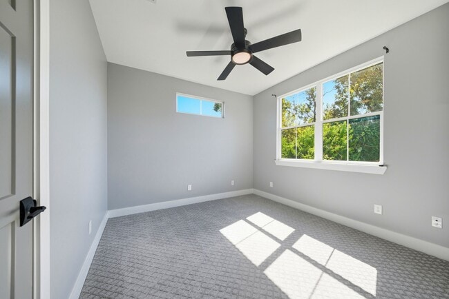 Building Photo - 1412 Weiss St