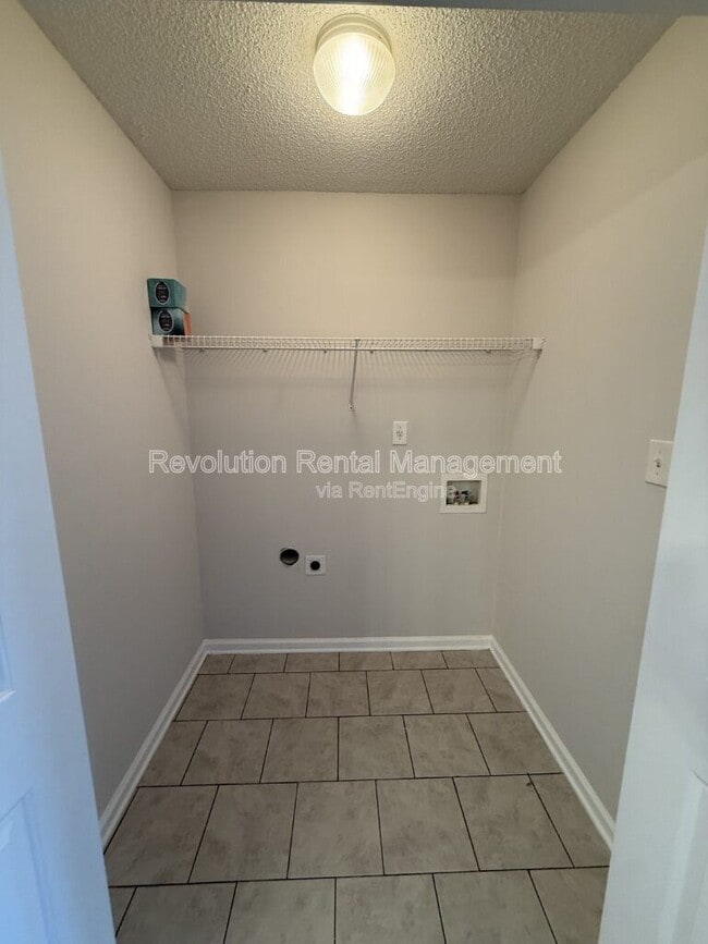 Building Photo - 7270 Oakley Ct