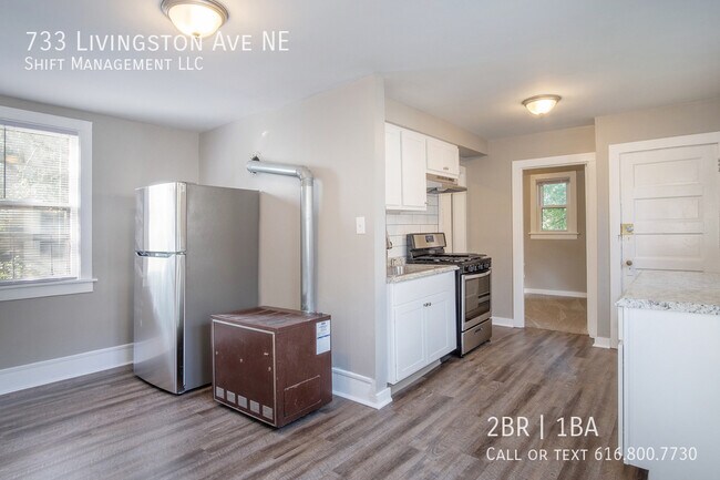 Building Photo - 733 Livingston Ave NE