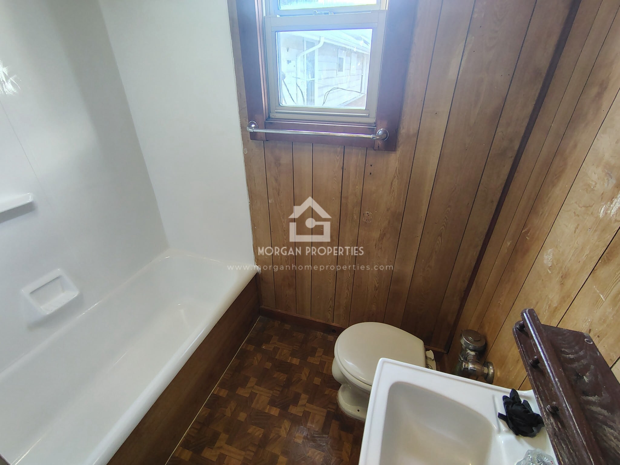 Building Photo - 330 E 12th St