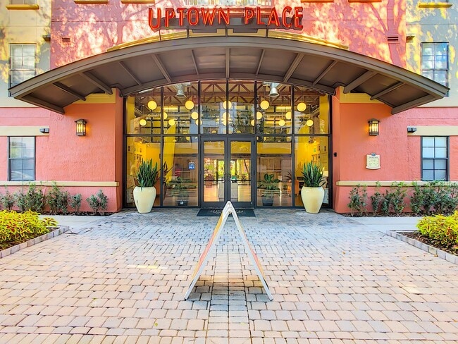 Building Photo - North Quarter of Downtown Orlando, convenient to Ivanhoe District