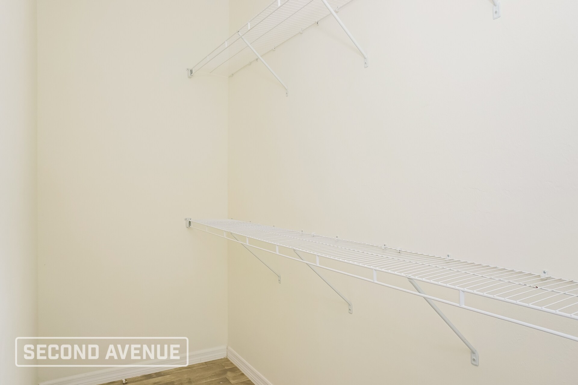 Building Photo - 1004 S Lassonde St