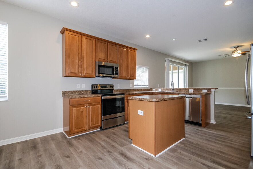 Building Photo - 5729 Sweet William Terrace