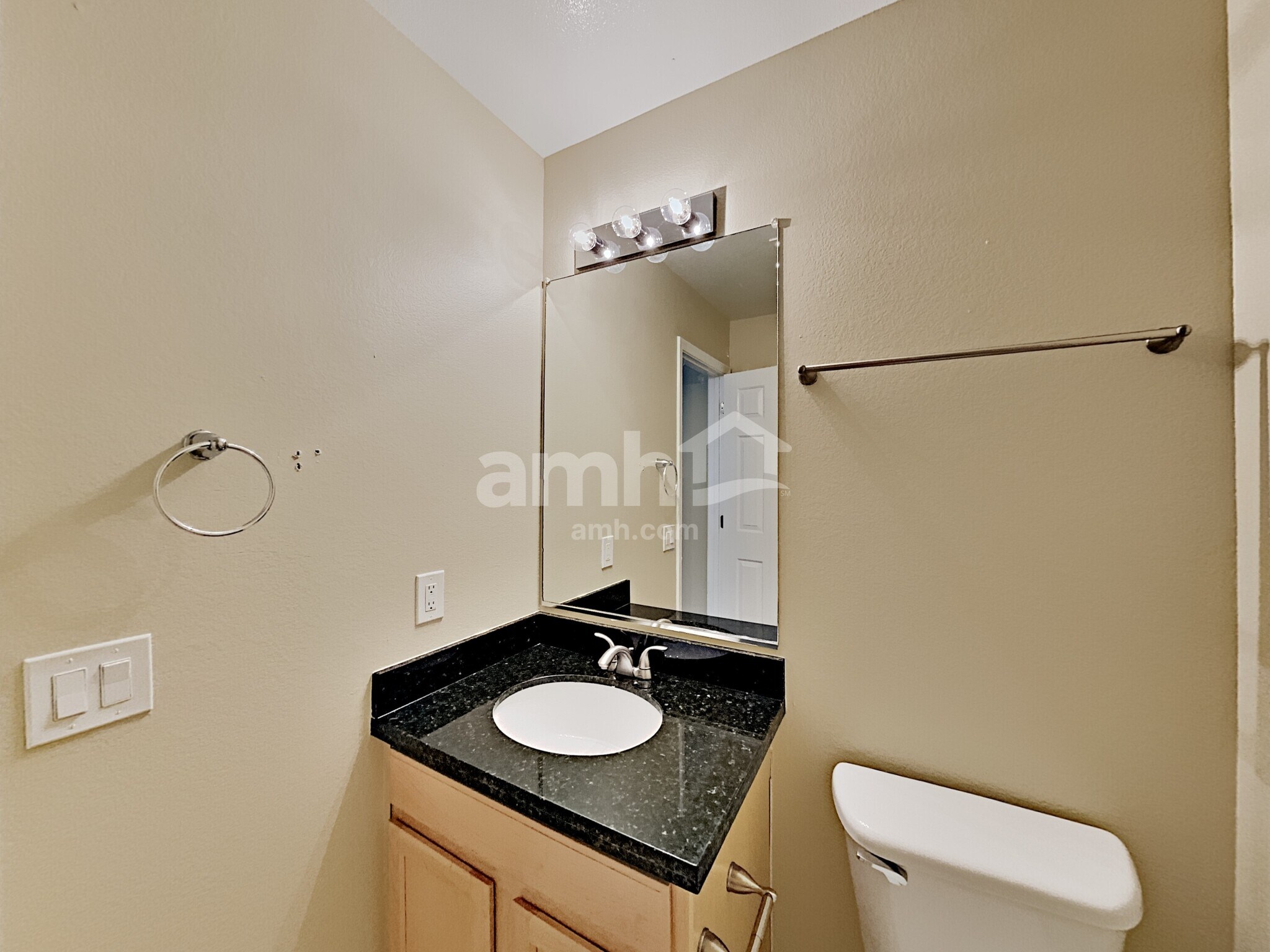 Building Photo - 6133 S Wilson Dr