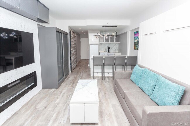 Building Photo - 250 Shore Rd