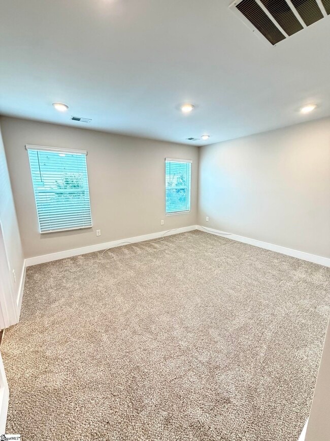Building Photo - 424 Windsinger Ln