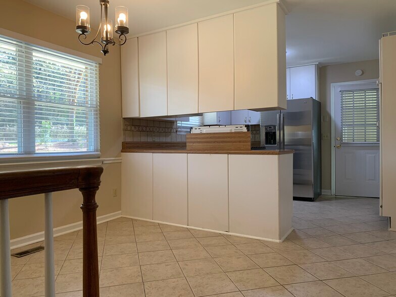 Building Photo - 3085 Speicher Cir