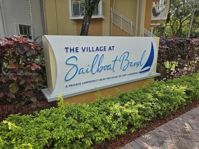 Building Photo - 1344 SW 2nd Ct