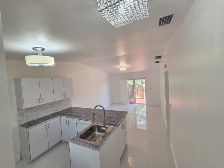 Building Photo - 20845 Grouper Dr