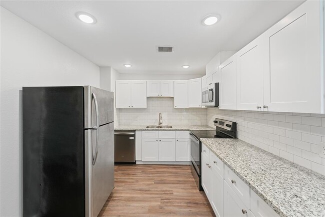 Building Photo - 3806 Luca St