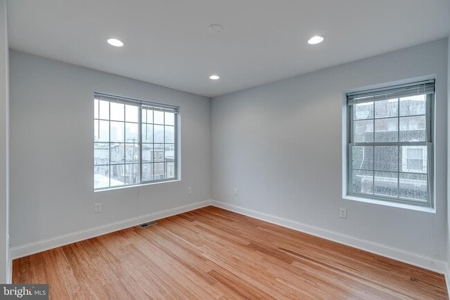 Building Photo - 2401 Carpenter St