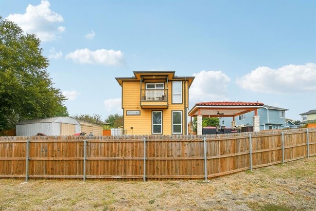 Building Photo - 18205 Great Falls Dr