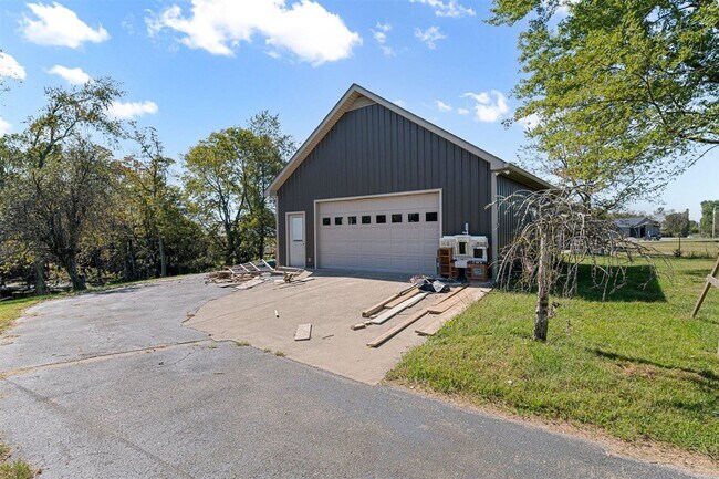 Building Photo - 5277 Bristow Rd