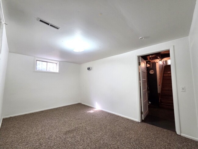 Building Photo - 5782 Bridger Canyon Rd