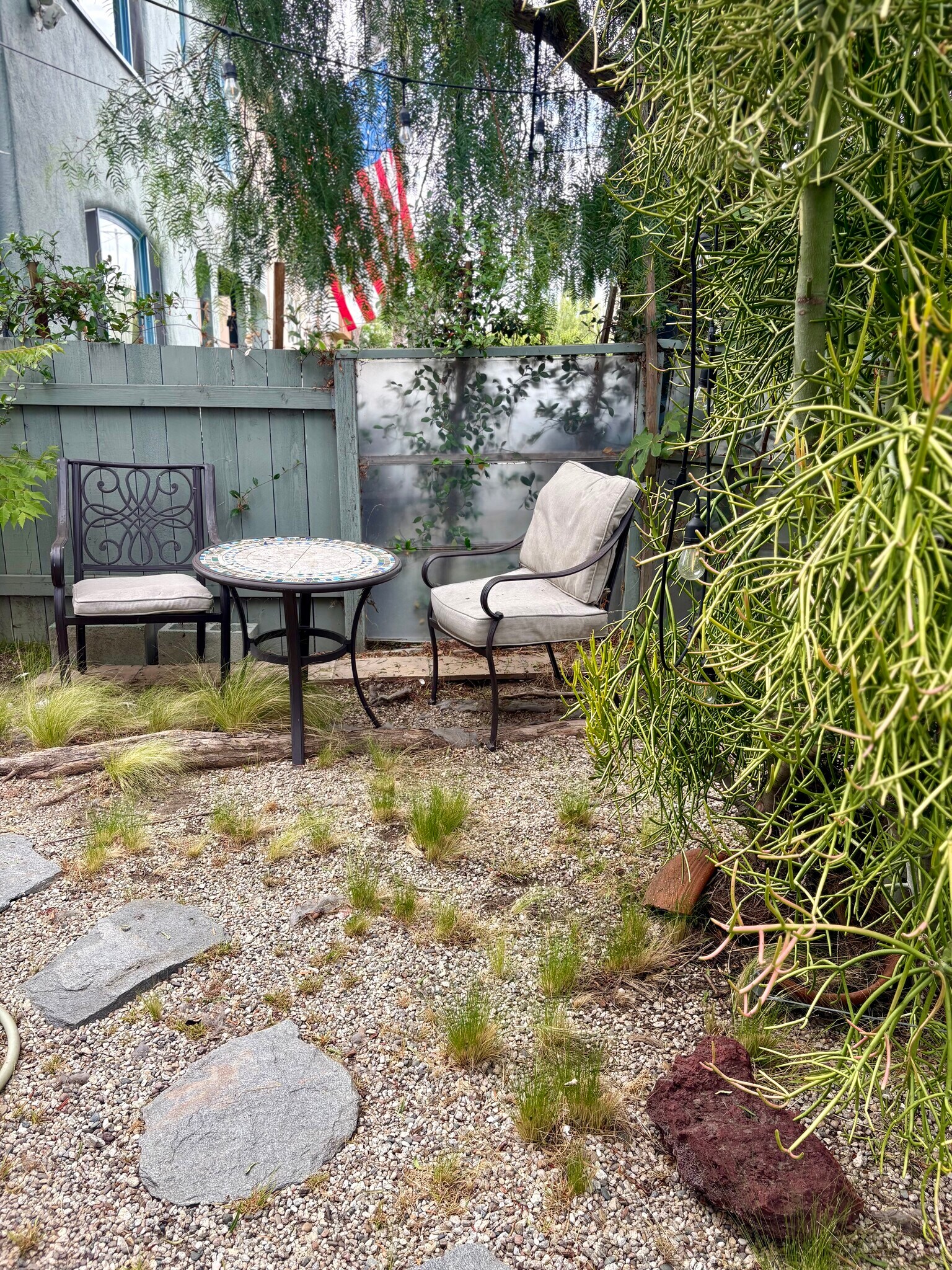 Side yard - 8512 Saturn St