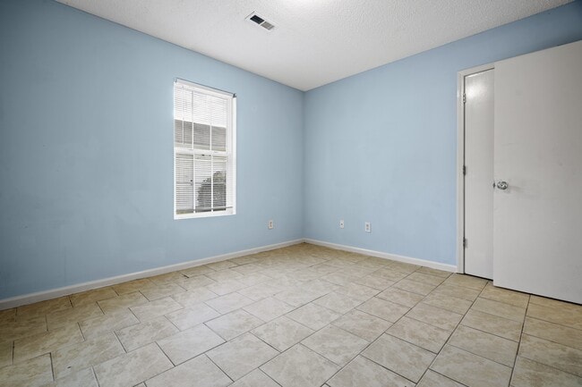 Building Photo - 1318 Harmony St