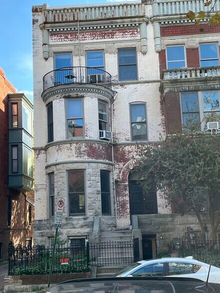 Beautiful townhouse containing 4 units - 1710 Q St NW