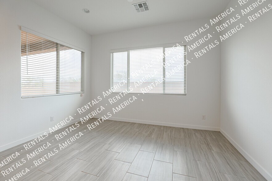 Building Photo - 24423 N 163rd Dr