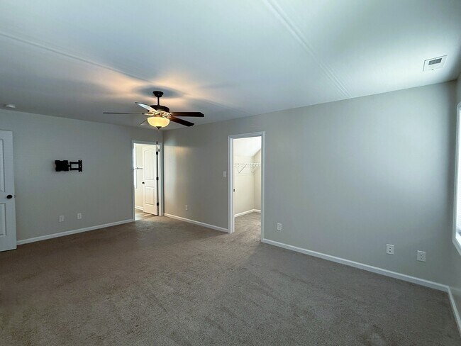 Building Photo - 308 E Franck St