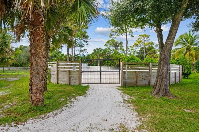 Building Photo - 3509 C Rd