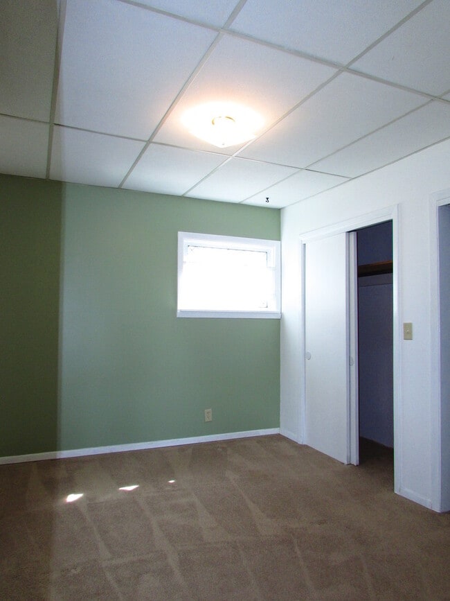 Building Photo - Beautiful Home with a Garage and Partially Fenced Yard