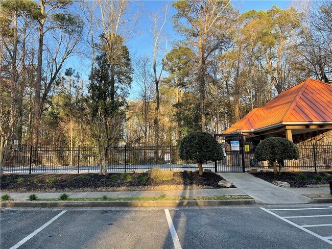 Building Photo - 981 Brownstone Ln SW