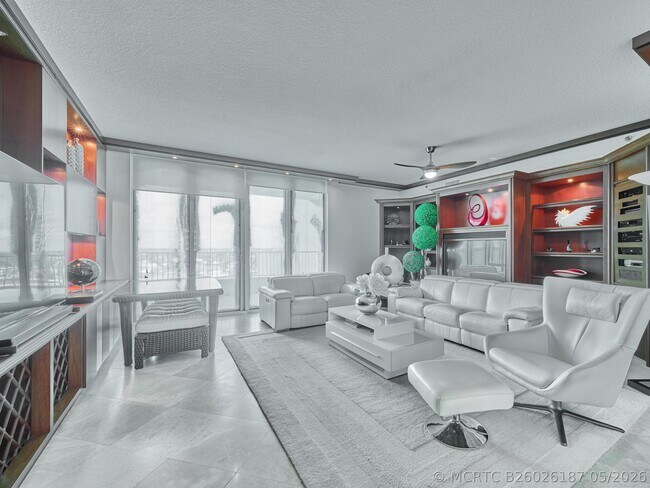 Building Photo - 3720 S Ocean Blvd