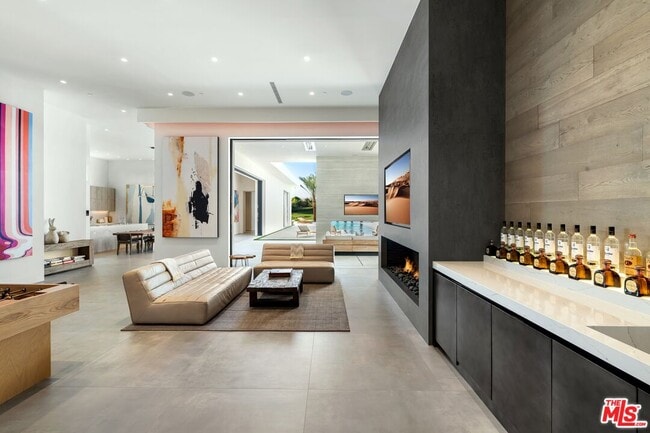 Building Photo - 52435 Ross Ave